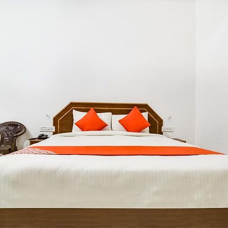 מלון קג'ורהו Capital O 23129 Chelsea Palace מראה חיצוני תמונה