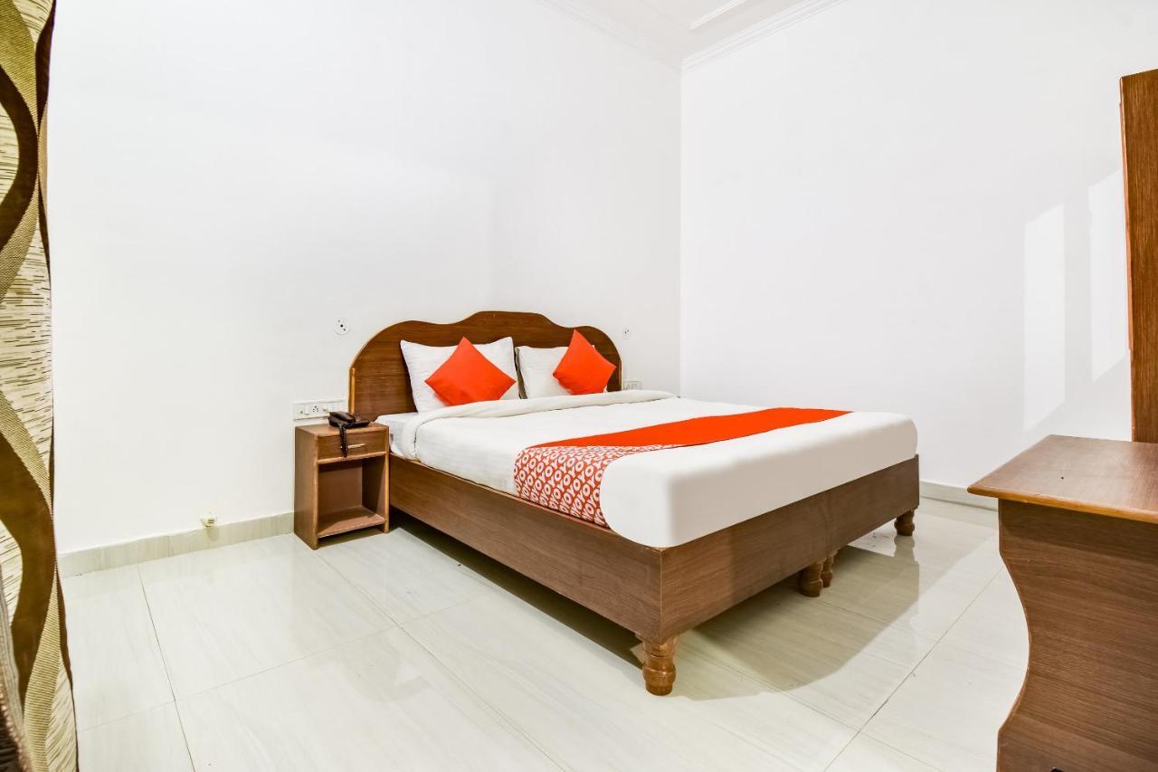 מלון קג'ורהו Capital O 23129 Chelsea Palace מראה חיצוני תמונה